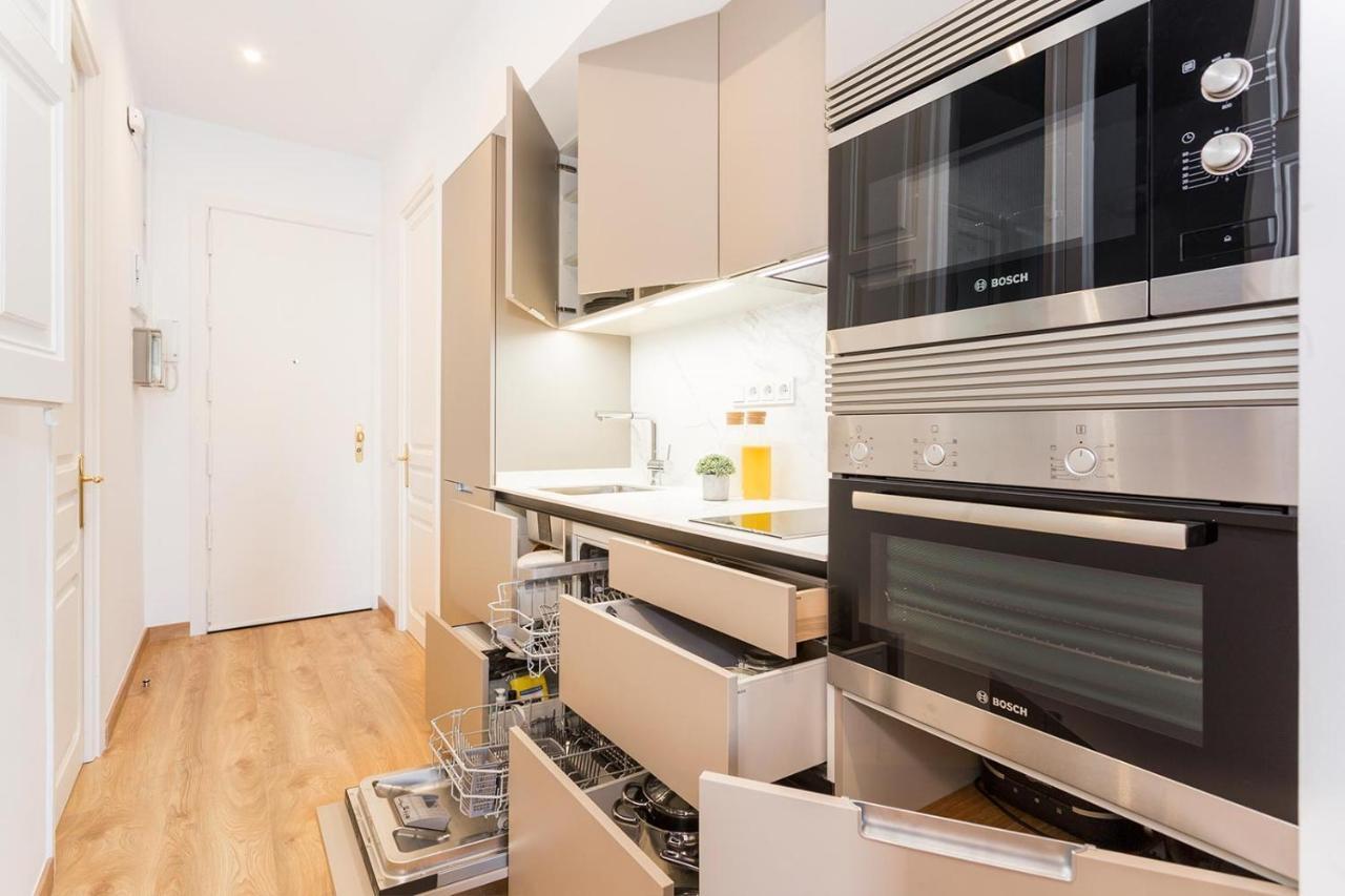 Cozy Apartment Close To Passeig De Gracia Barcelona Eksteriør billede