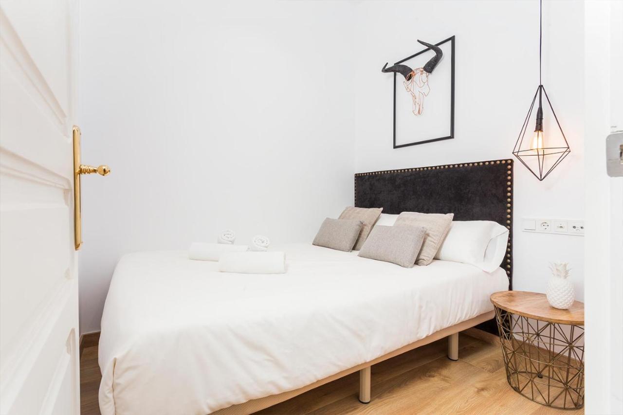 Cozy Apartment Close To Passeig De Gracia Barcelona Eksteriør billede